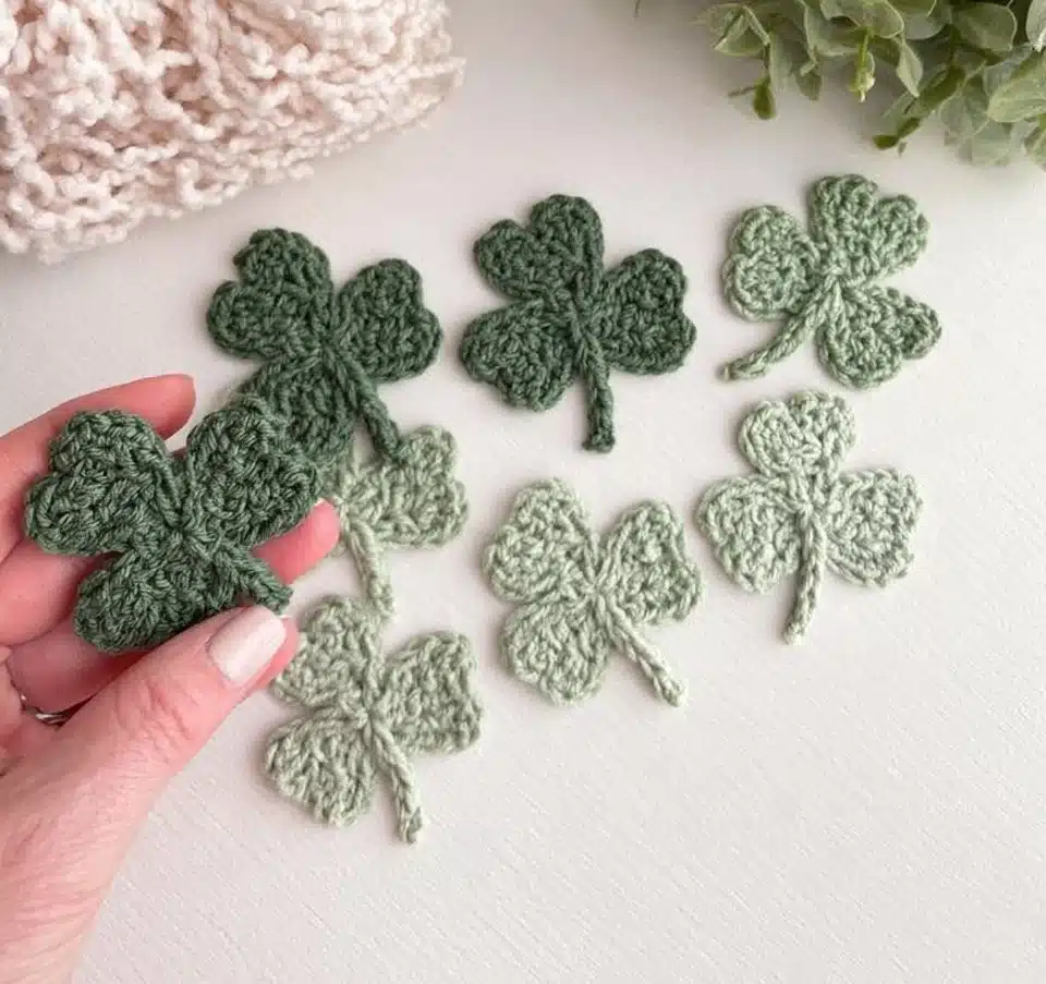 Beautiful Shamrock Applique design for crafts and decorations.