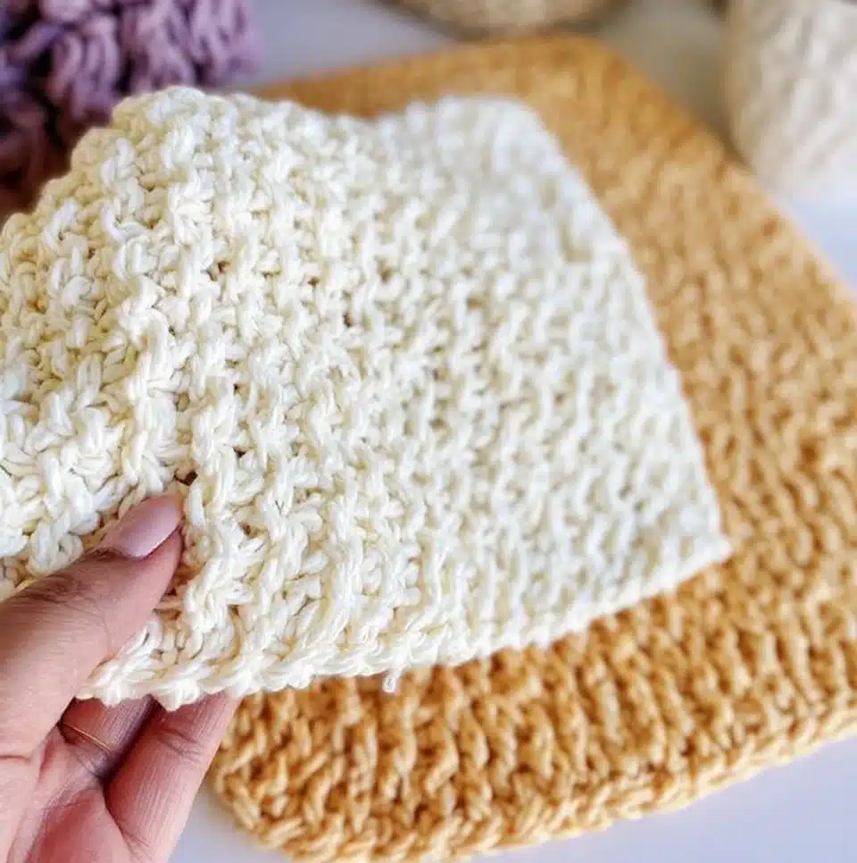 Stylish weave placemat for elegant dining table decor